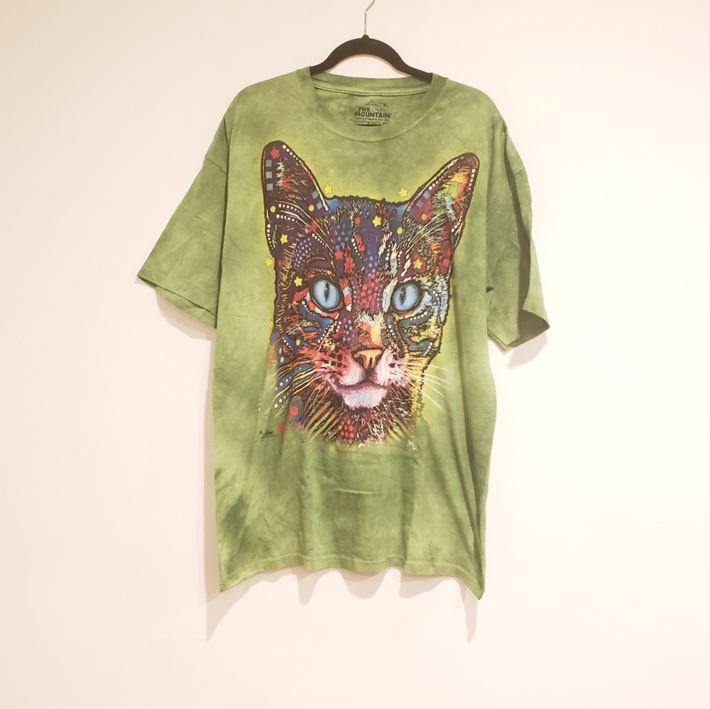The mountain Company Green tie-dye cat shirt